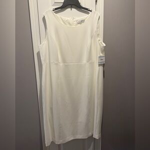 NWT Kasper Vanilla Ice Women's Round-Neck Sleeveless Crepe Sheath Dress